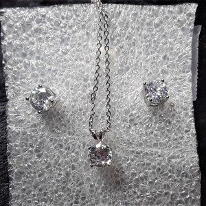 New Clear/White Round Cubic Zirconia Pendant Necklace and Stud Earrings Set